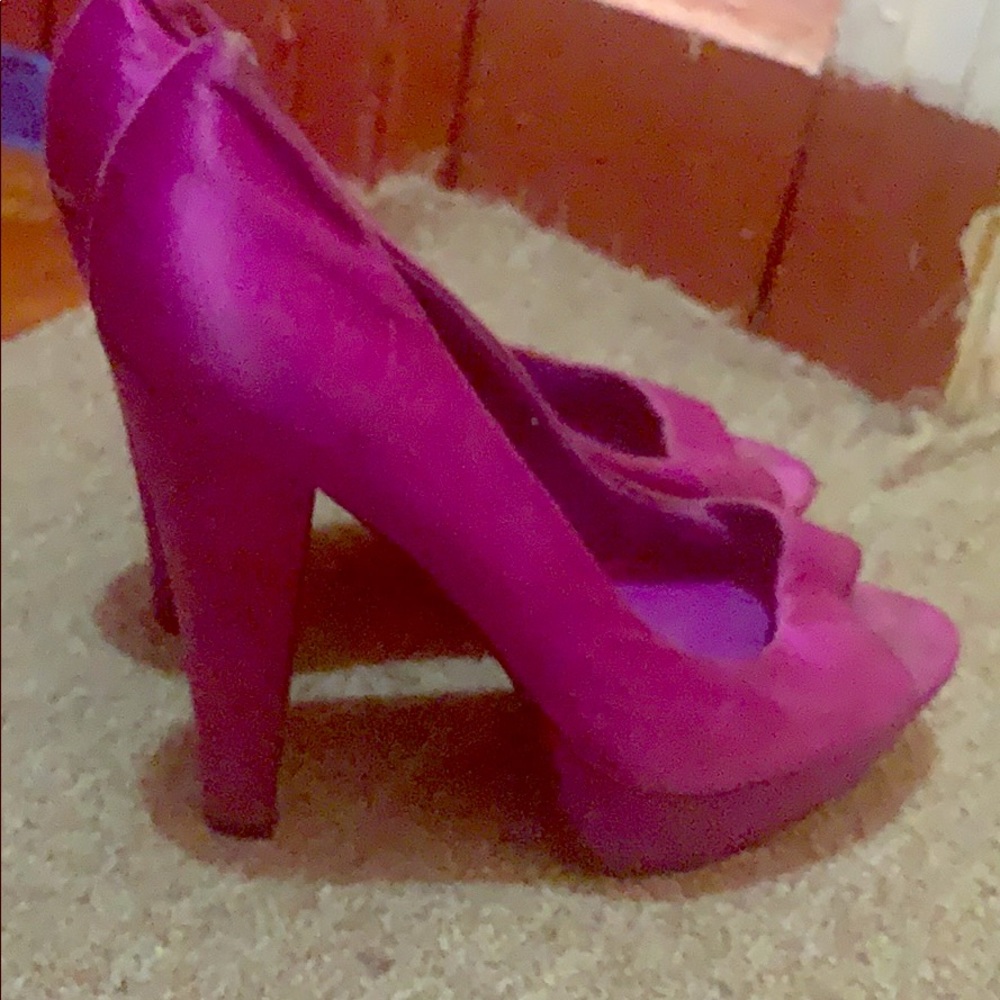 Purple pumps
